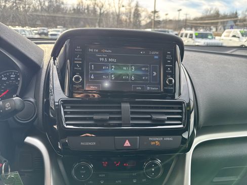 Used 2025 Mitsubishi Eclipse Cross ES image 21