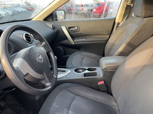 Used 2014 Nissan Rogue S image 9