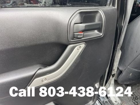 Used 2016 Jeep Wrangler Unlimited Rubicon AWD/4WD image 13