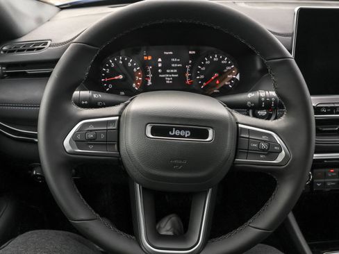 New 2026 Jeep Compass Latitude image 25