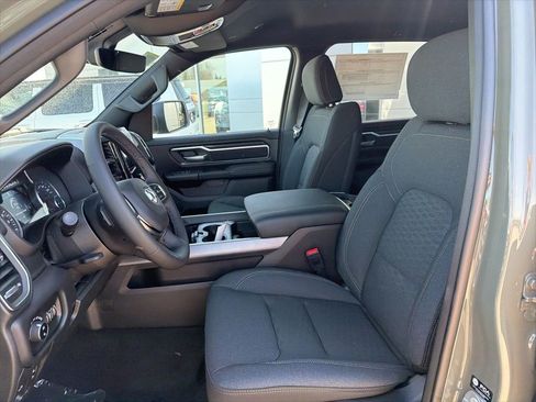 New 2026 RAM 1500 4x4 Crew Cab image 12