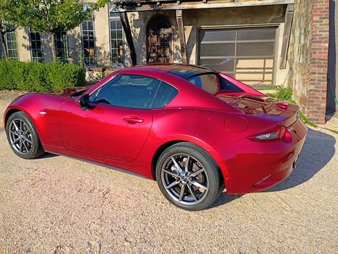 Used 2020 MAZDA MX-5 Miata RF Grand Touring RWD image 32