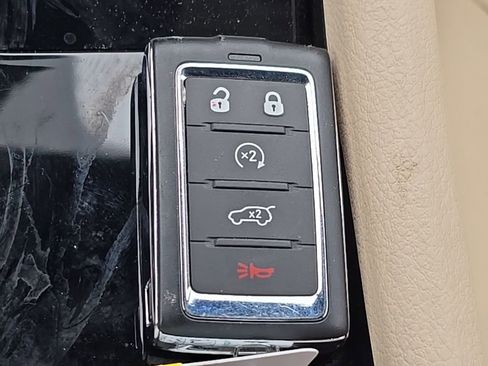 Used 2024 Jeep Grand Cherokee Limited image 6