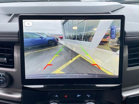 Used 2024 Ford Expedition XLT image 17