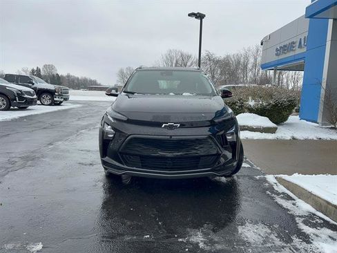 Used 2023 Chevrolet Bolt EUV Premier w/ Sun & Sound Package image 2