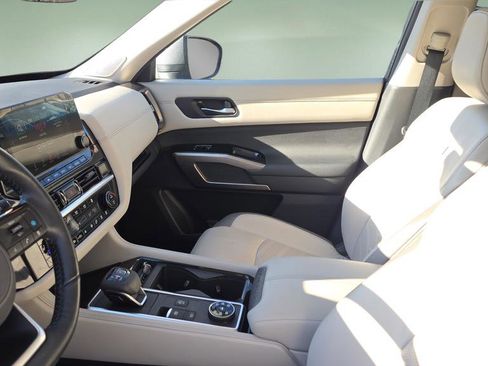 Used 2022 Nissan Pathfinder Platinum w/ Cargo Package image 14