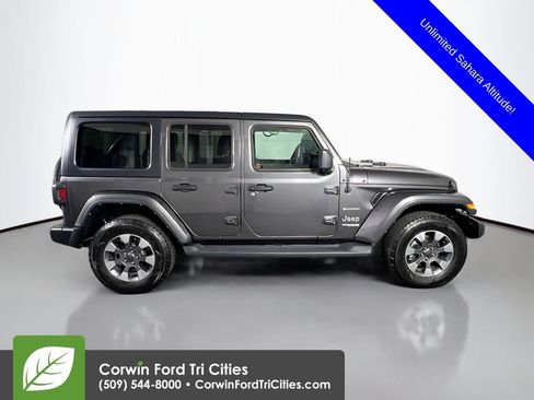 Used 2021 Jeep Wrangler Unlimited Sahara AWD/4WD image 18