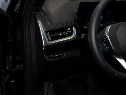 Used 2025 BMW X1 xDrive28i w/ Premium Package image 14