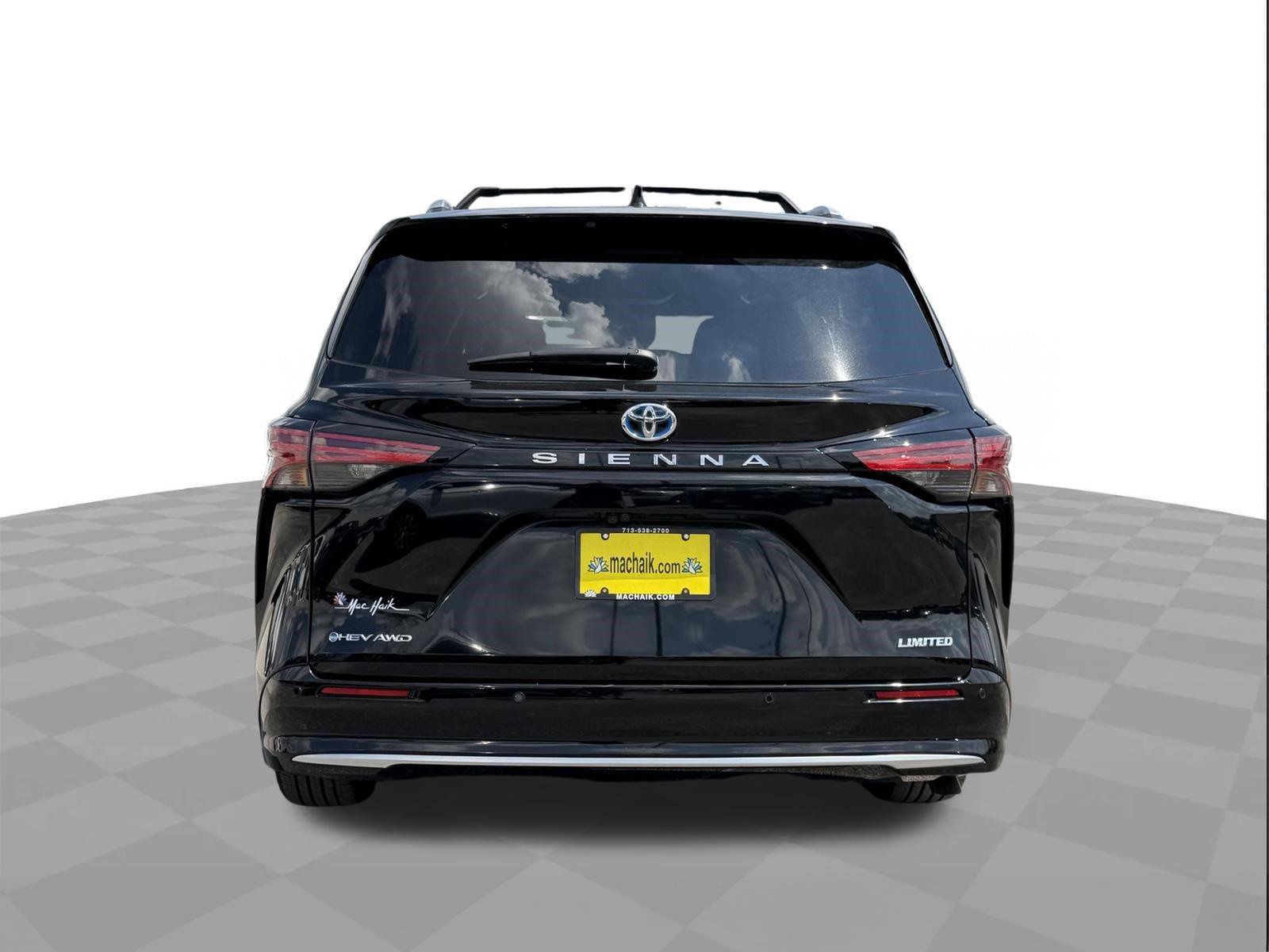 Used 2025 Toyota Sienna Limited AWD/4WD image 4