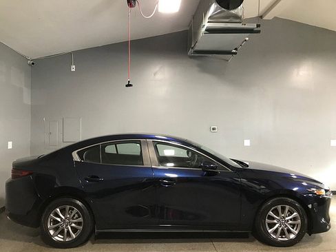 Used 2021 MAZDA MAZDA3 s image 2