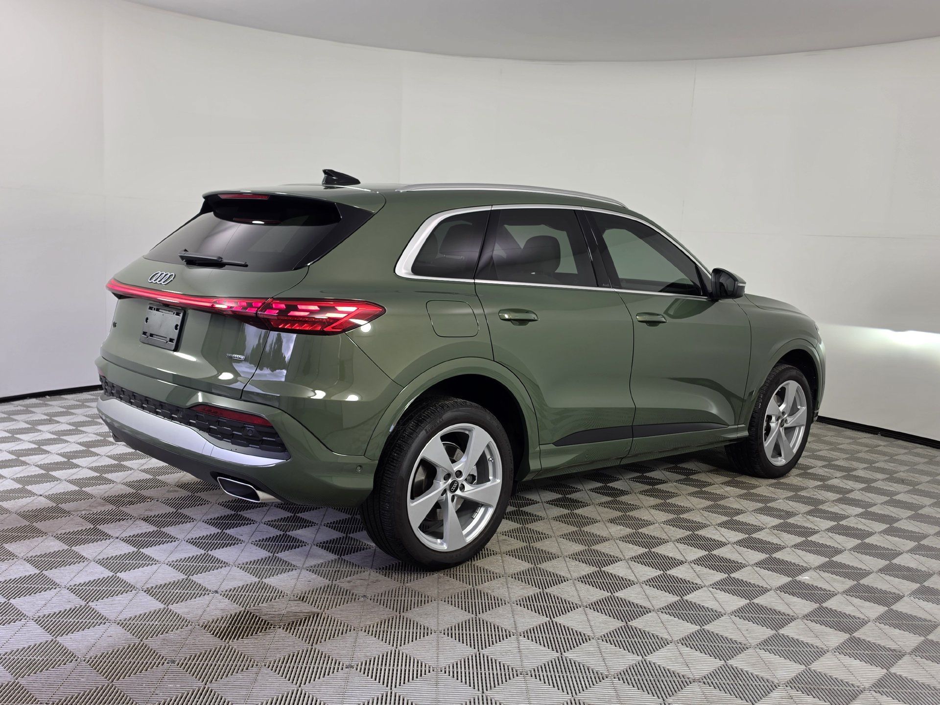 Used 2025 Audi Q5 Premium Plus AWD/4WD image 42