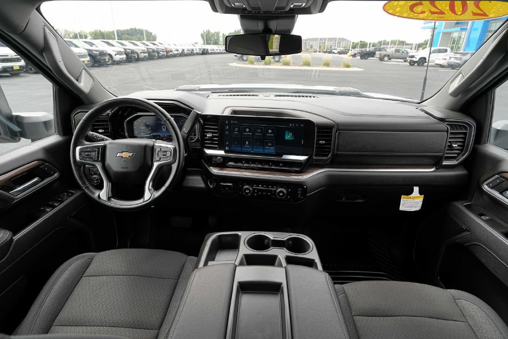 Used 2025 Chevrolet Silverado 2500 LT w/ Convenience Package AWD/4WD image 28