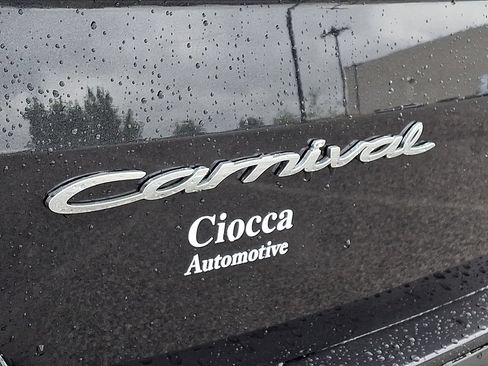 Used 2024 Kia Carnival LX FWD image 30