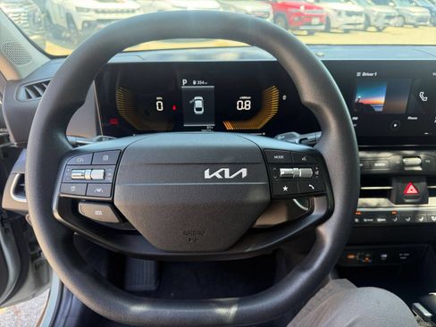 Used 2025 Kia K4 FWD image 25
