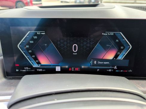 Used 2025 BMW X7 xDrive40i w/ Premium Package image 21