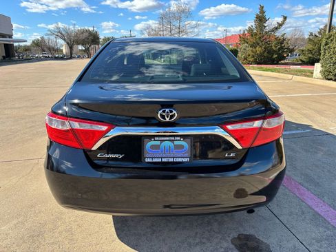Used 2017 Toyota Camry LE image 6