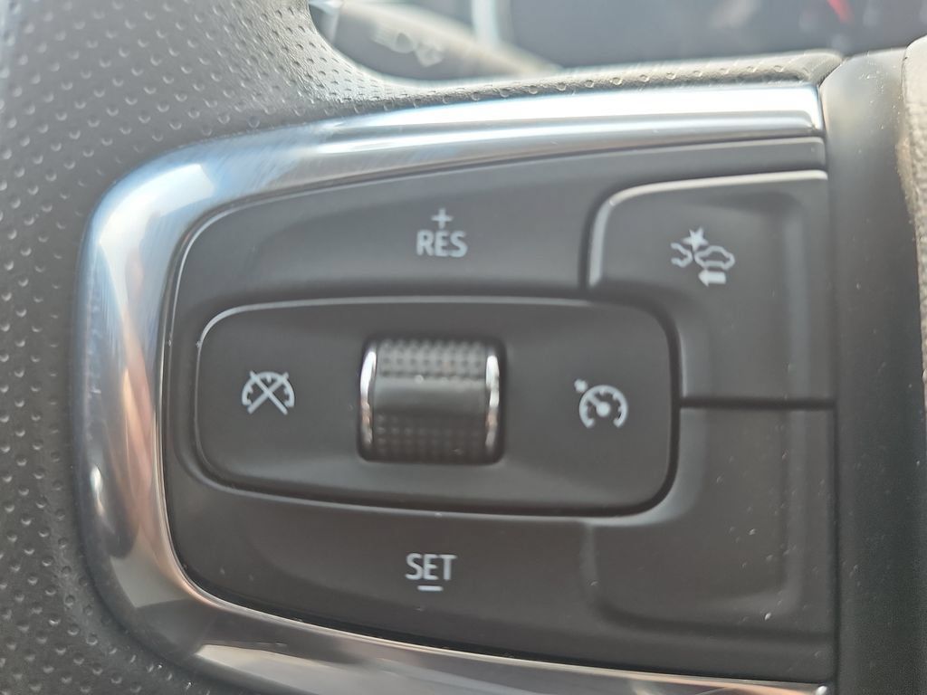Used 2023 Chevrolet Blazer LT w/ Convenience Package FWD image 17