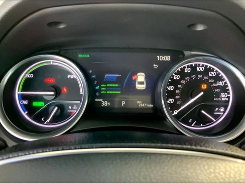 Used 2020 Toyota Camry XLE image 22