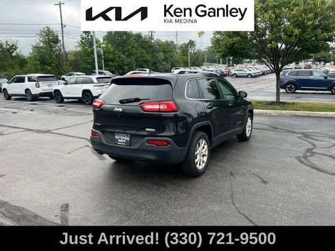 Used 2015 Jeep Cherokee Latitude w/ Cold Weather Group AWD/4WD image 5