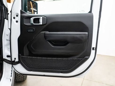 Used 2024 Jeep Wrangler Unlimited Rubicon 4xe AWD/4WD image 28