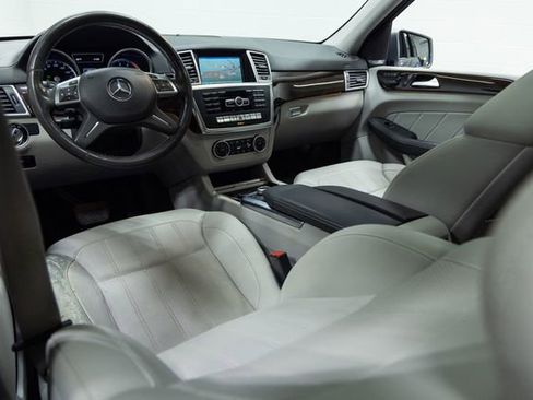 Used 2015 Mercedes-Benz GL 450 4MATIC image 21