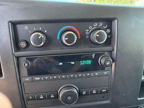 Used 2025 GMC Savana 3500 LT w/ LT Preferred Equipment Group RWD image 12