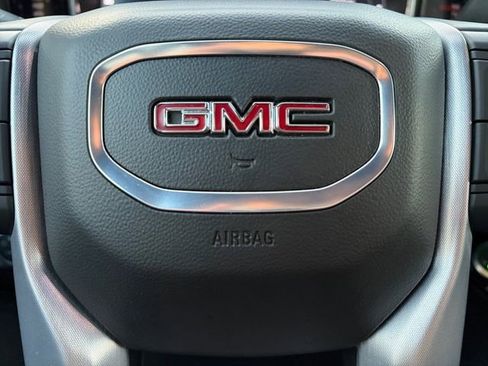 Certified 2025 GMC Sierra 1500 SLT image 7