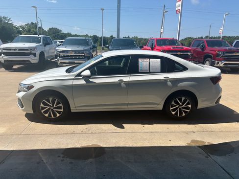 Used 2024 Volkswagen Jetta S FWD image 3