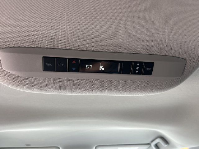 Used 2024 Toyota Sienna LE AWD/4WD image 32