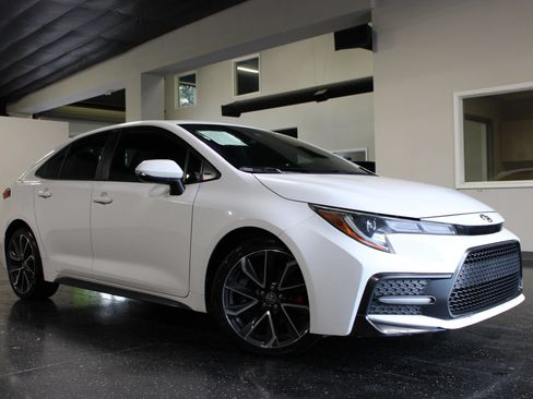 Used 2020 Toyota Corolla SE FWD image 37