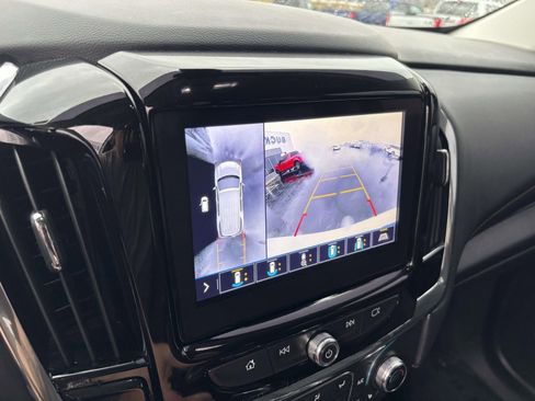 Used 2021 Chevrolet Traverse RS image 23