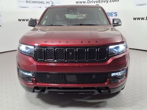Used 2024 Jeep Wagoneer Series II w/ Convenience Group I AWD/4WD image 2