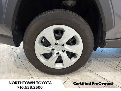 Used 2023 Toyota RAV4 LE AWD/4WD image 6