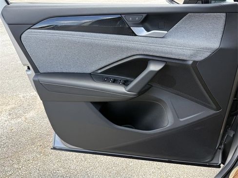 New 2025 Volkswagen Tiguan S image 15