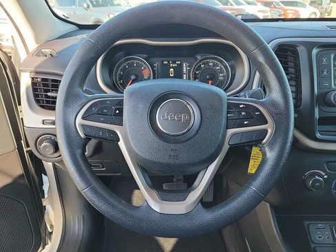 Used 2018 Jeep Cherokee Latitude image 20