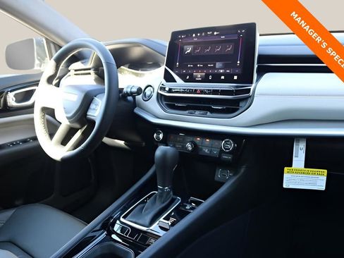 New 2026 Jeep Compass Limited image 18