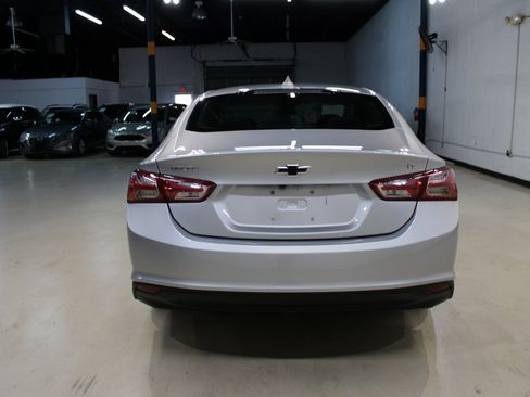 Used 2019 Chevrolet Malibu LT image 9
