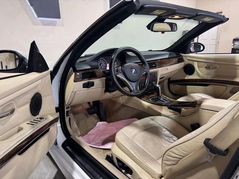 Used 2008 BMW 328i Convertible image 17