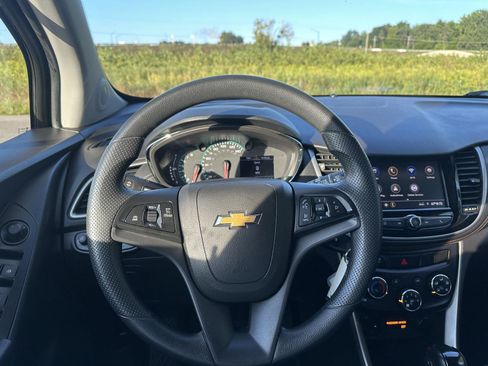 Used 2020 Chevrolet Trax LS w/ Tint and Cruise Package FWD image 26