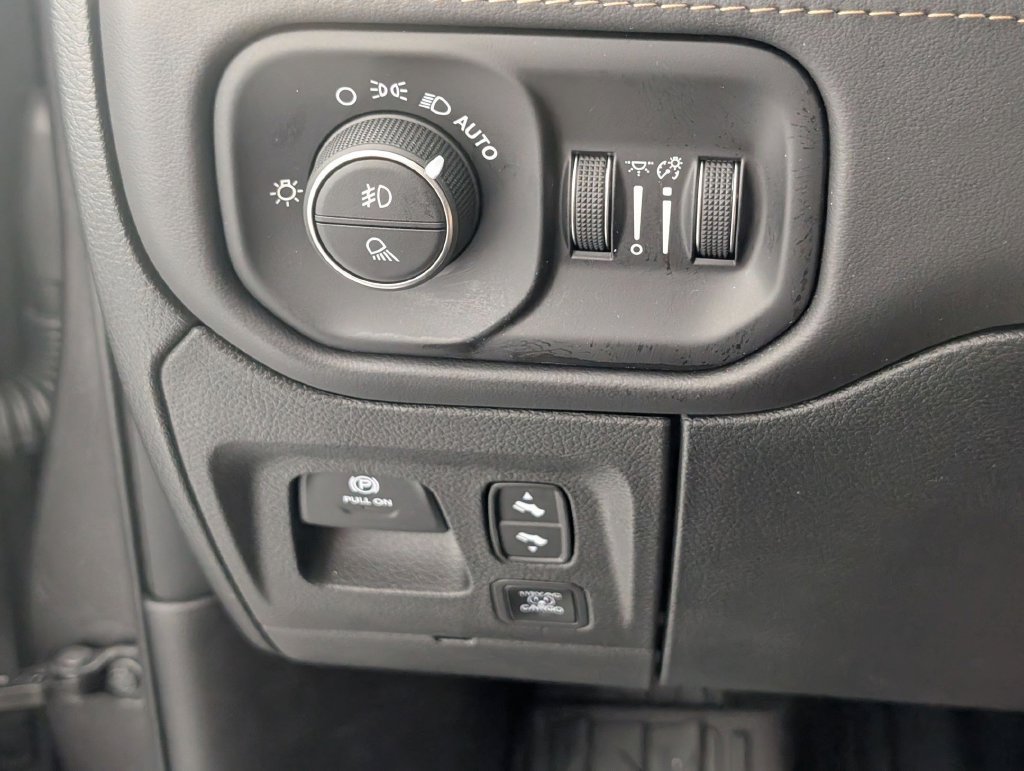 Used 2026 RAM 1500 Tungsten AWD/4WD image 14