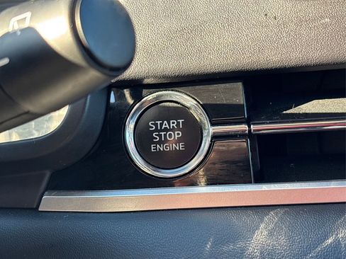 Used 2023 Mitsubishi Outlander SE image 27