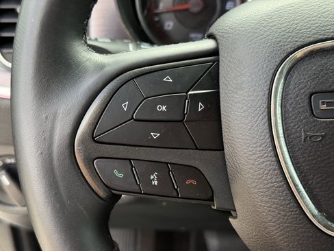 Used 2018 Dodge Charger SXT RWD image 16