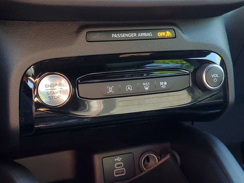 Used 2024 Ford Escape ST-Line w/ Tech Pack #1 AWD/4WD image 31
