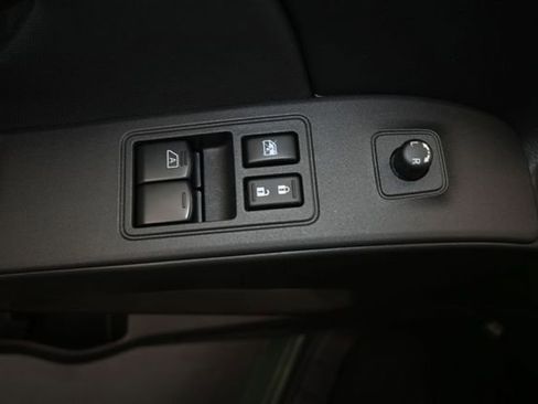 Used 2024 Nissan Frontier SV w/ SV Convenience Package RWD image 13