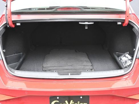 Used 2023 Hyundai Elantra Limited w/ Preferred Accessory Package FWD image 15