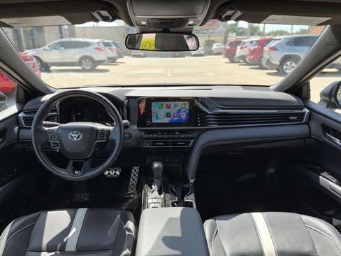 Used 2025 Toyota Camry SE FWD image 10