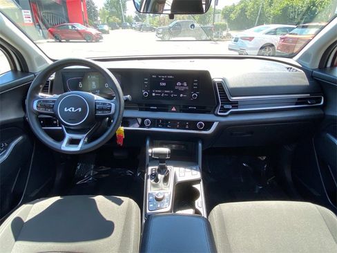 Used 2024 Kia Sportage LX image 15