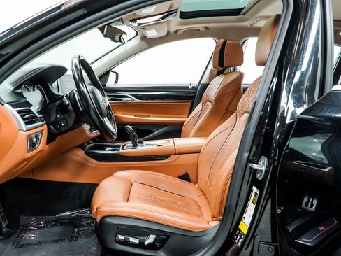 Used 2019 BMW 750i xDrive w/ Executive Package image 41