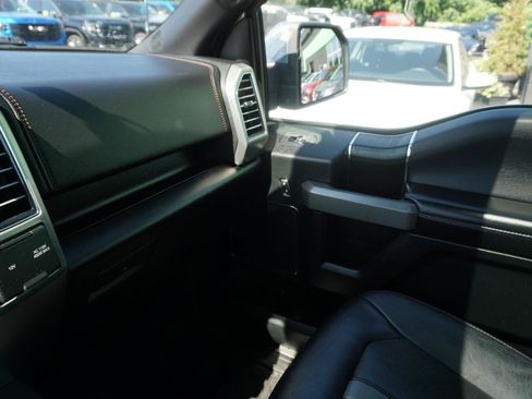 Used 2019 Ford F150 Platinum w/ Equipment Group 701A Luxury AWD/4WD image 31