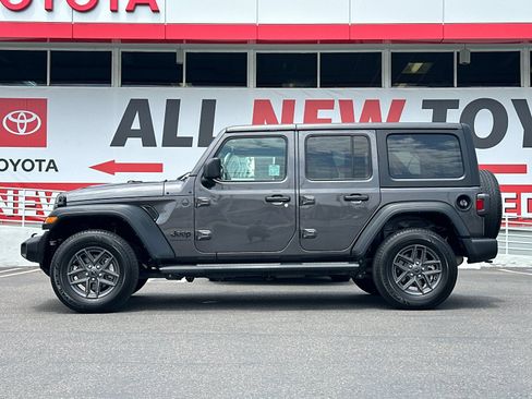 Used 2024 Jeep Wrangler Unlimited Sport AWD/4WD image 2